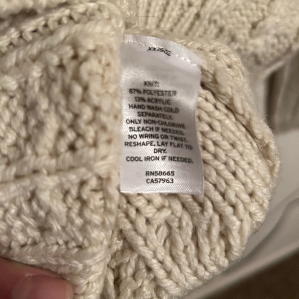 Chelsea28 Cable Knit Sweater Cream Cropped Crewneck Chunky NWT Small - Picture 6 of 9